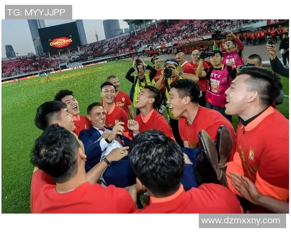 香港足球明星首发阵容揭秘引发球迷热议与期待